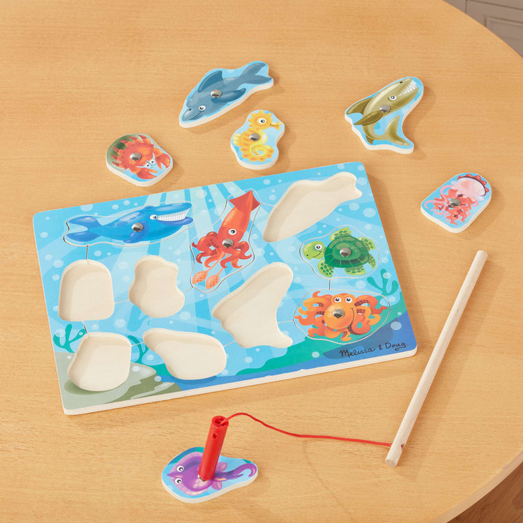 Melissa & Doug Magnetic Wooden Fishing Game and Puzzle With Wooden Ocean Animal Magnets