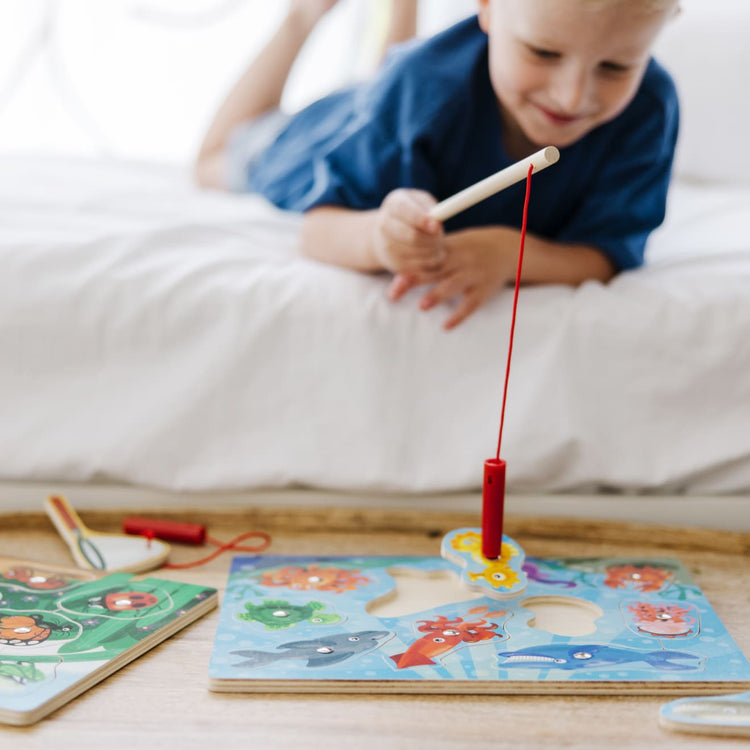 Melissa & Doug Magnetic Wooden Fishing Game and Puzzle With Wooden Ocean Animal Magnets