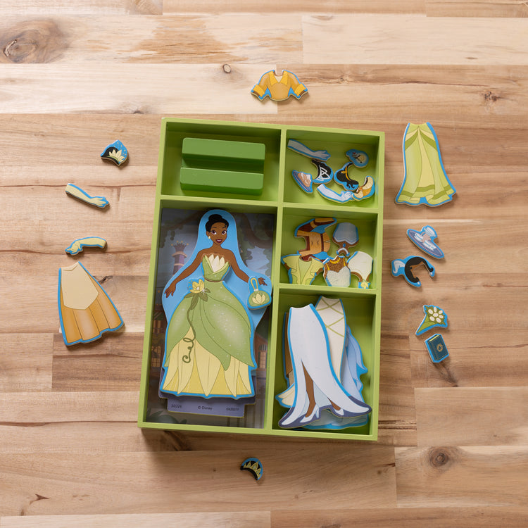 Disney Tiana Wooden Magnetic Dress-Up Play Set