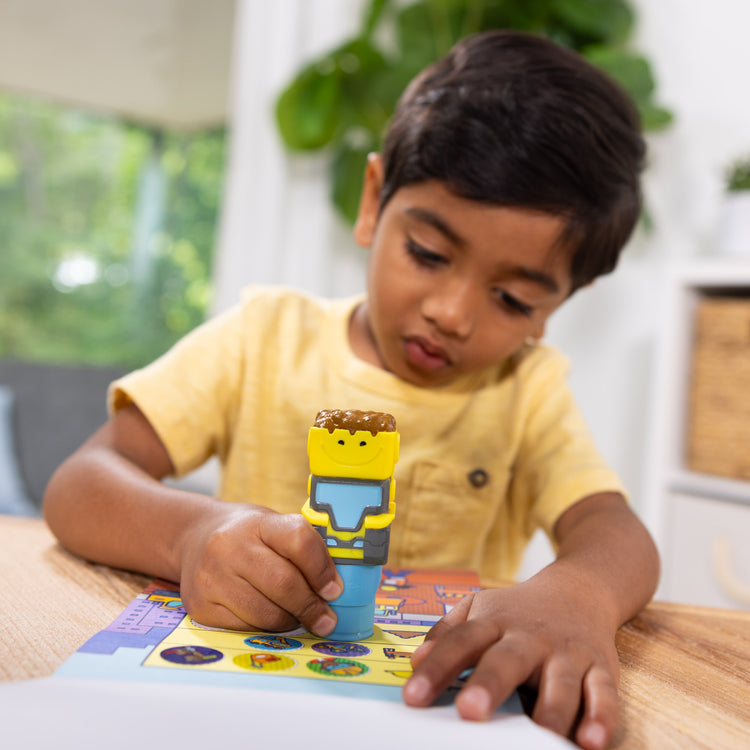 Melissa & Doug - Sticker Wow - Tamponneuse Chat, Bloc D'Activités 300 Autocollants + Recharge 200 Stickers - Activité Manuelle Enfant - Loisir Créatif - Cadeau Enfant 3 Ans Et Melissa & Doug - Sticker Wow - Tamponneuse Chat, Bloc D'Activités 300 Autocollants + Recharge 200 Stickers - Activité Manuelle Enfant - Loisir Créatif - Cadeau Enfant 3 Ans Et