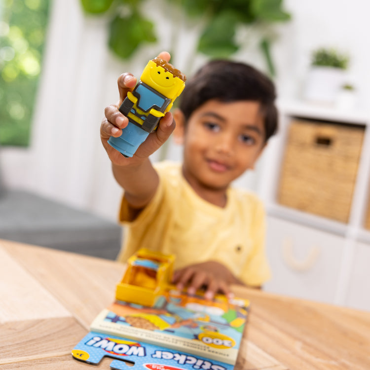 Melissa & Doug Sticker Wow!™ Cat Bundle : bloc d'activités de 24 pages, tampon autocollant, mini bloc d'activité, 500 autocollants, jouet Fidget Toy à collectionner Melissa & Doug Sticker Wow!™ Cat Bundle : bloc d'activités de 24 pages, tampon autocollant, mini bloc d'activité, 500 autocollants, jouet Fidget Toy à collectionner