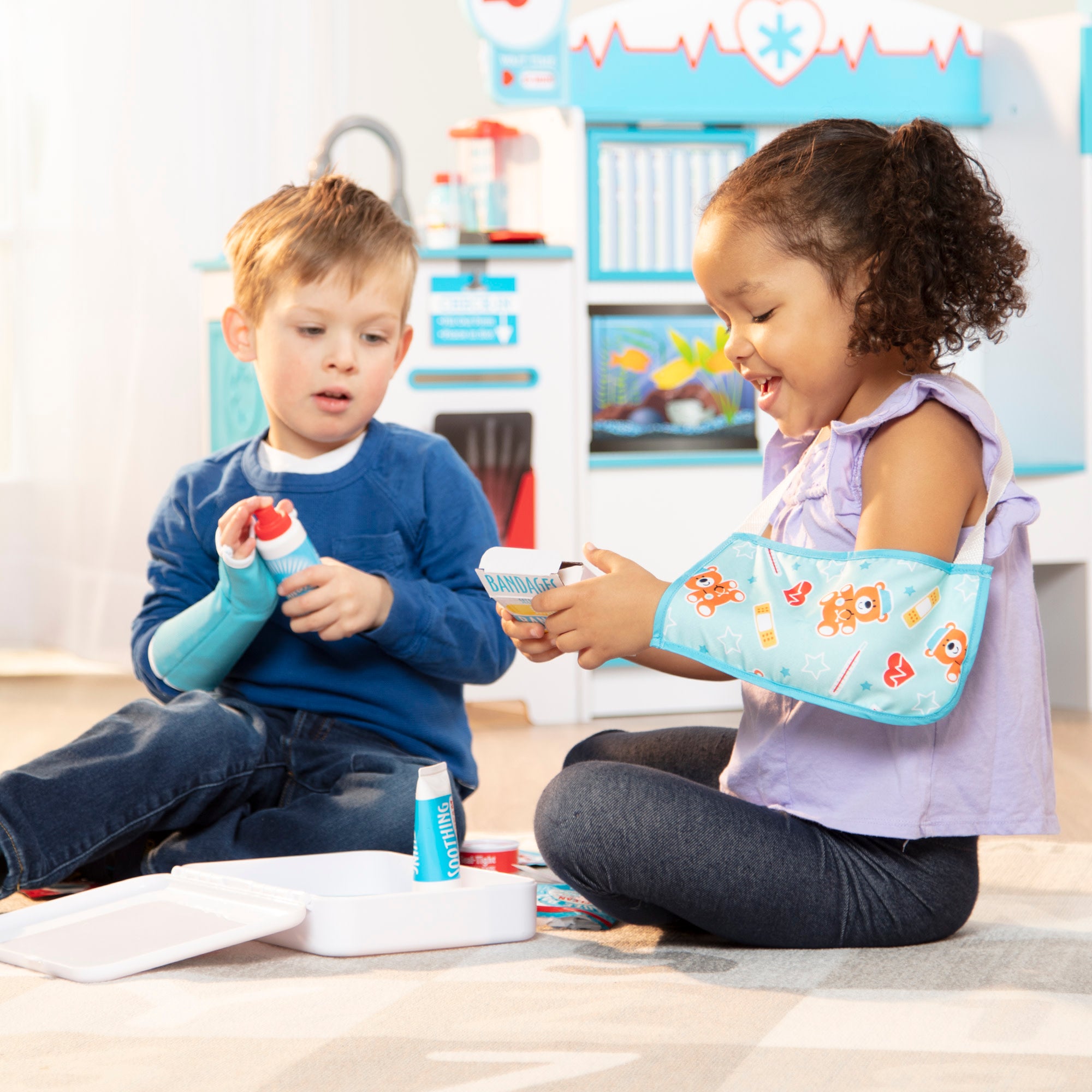 医師グッズ Get Well First Aid Kit Play Set- Melissa and Doug