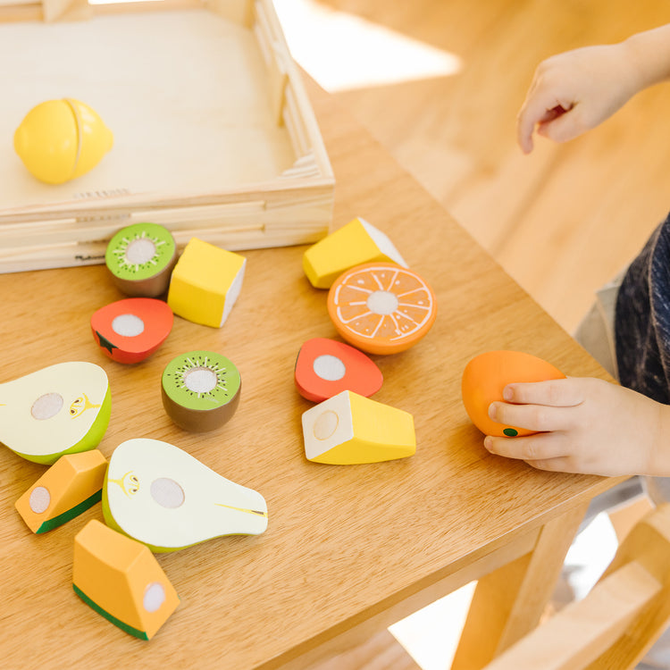 A Set Of Wooden Cutting Fruits And Vegetables On A Magnet, Toys \  Household appliances and kitchens Toys \ Wooden toys
