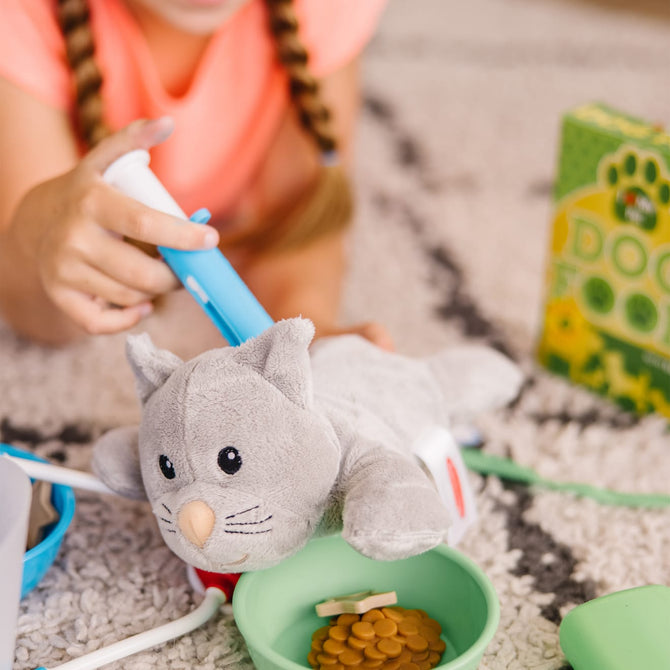 deluxe-pet-care-play-set-melissa-and-doug