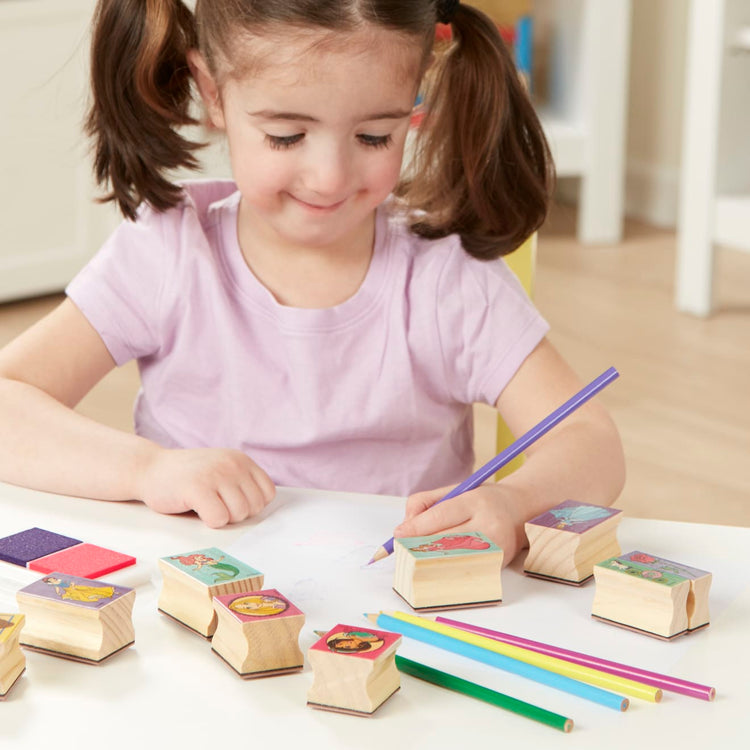 Melissa & Doug Wooden Stamp Set: Dinosaurs - 8 Stamps, 5 Colored Pencils,  2-Color Stamp Pad - FSC-Certified Materials 