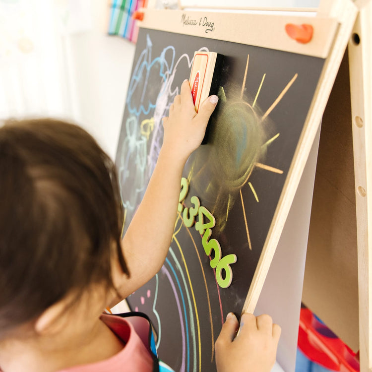 Developing Creativity With The Melissa And Doug Easel - MommyThrives