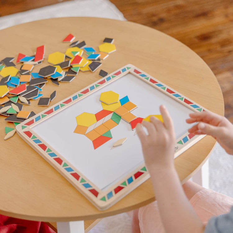 Magnetic Design Puzzle Set - Imaginative Play with Magnetic Shapes Carrying  Case
