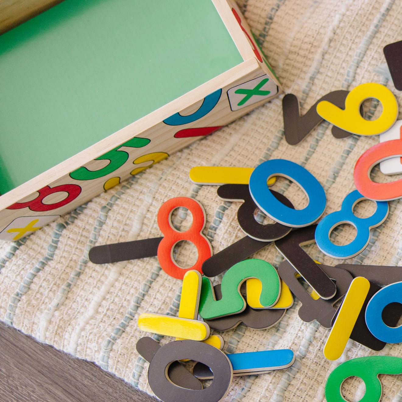 Melissa & Doug Deluxe Lettere E Numeri Magnetici In Legno – 89 Pezzi Per Giocare E Imparare L'Alfabeto